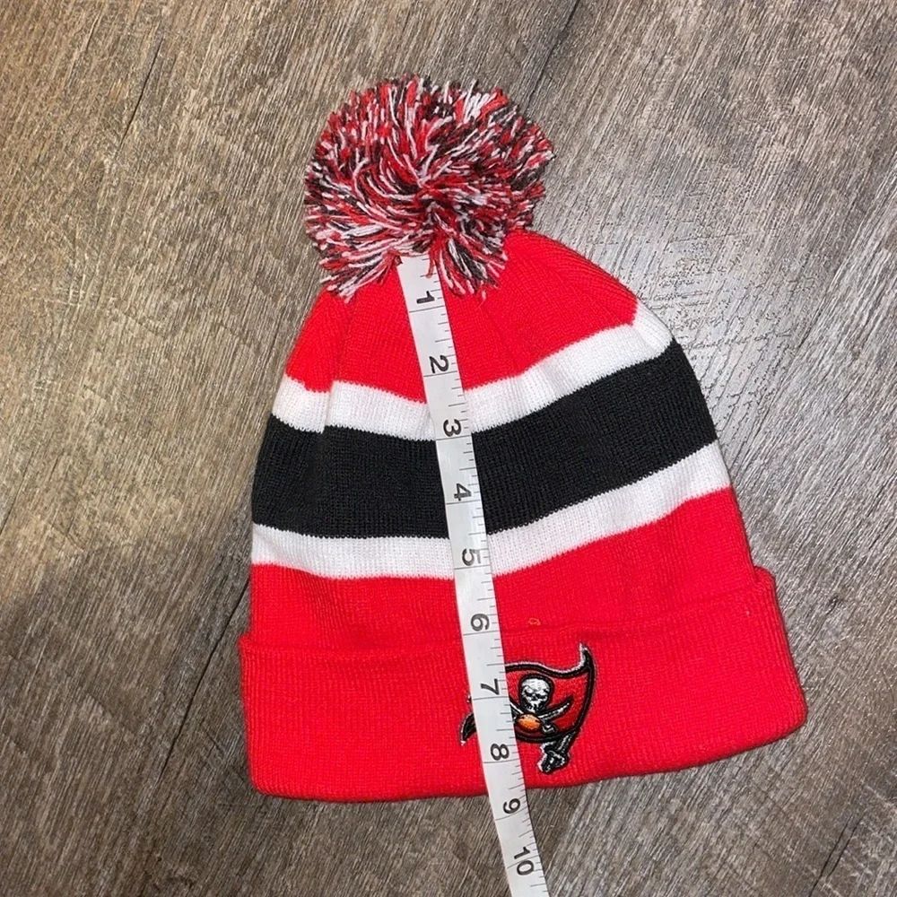 NFL Team Apparel Tampa Bay Buccaneers Knit Beanie Hat with Pom Pom Striped OS